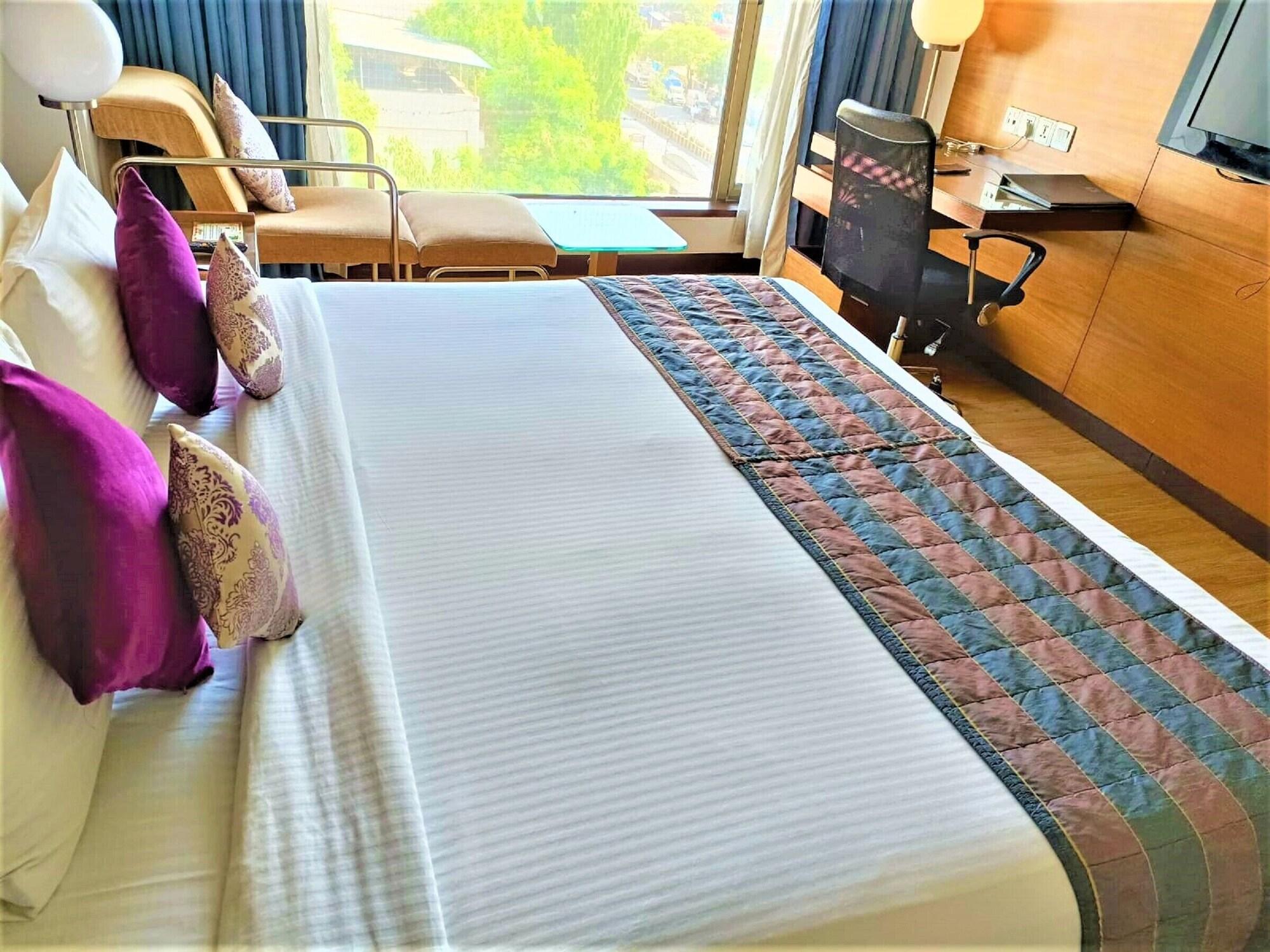 Yogi Executive, Navi Mumbai Ξενοδοχείο Εξωτερικό φωτογραφία